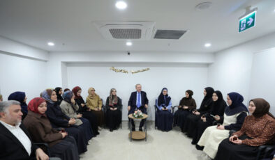 Cumhurbaşkanı Erdoğan’dan Öğrenci Yurdu Ziyareti ve DEM Parti’den Öcalan Açıklaması: Gündemdeki Gelişmeler