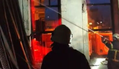 Osmaniye’nin Tarihi Okulunda Yangın: Devlet Bahçeli’nin de Eğitim Gördüğü Yediocak İlkokulu Alevlere Teslim Oldu