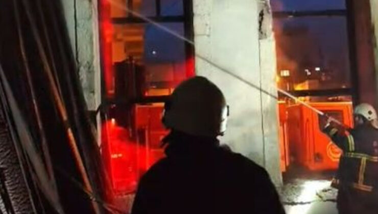 Osmaniye’nin Tarihi Okulunda Yangın: Devlet Bahçeli’nin de Eğitim Gördüğü Yediocak İlkokulu Alevlere Teslim Oldu