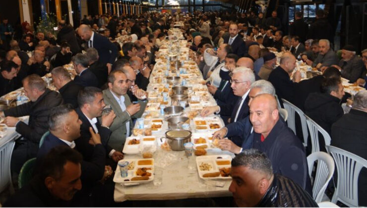 AK Parti’den Ramazan Ayına Özel Hazırlıklar: 81 İlde Ziyaretler ve İftar Programları