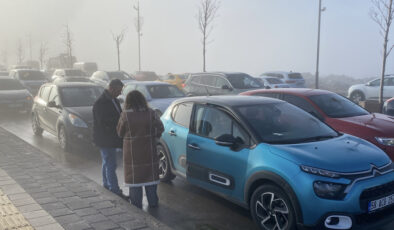 Sivas’ta Buzlanma Kabusu: Zincirleme Kazalarda 51 Araç Hasar Gördü, 3 Yaralı