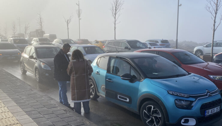 Sivas’ta Buzlanma Kabusu: Zincirleme Kazalarda 51 Araç Hasar Gördü, 3 Yaralı