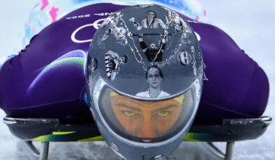 Ukraynalı Sporcu, Savaşta Ölenlerin Anısına Saygı Gösterdiği Kask Yüzünden Olimpiyatlardan Diskalifiye Edildi