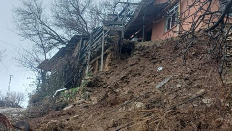 Adana Velicanlı’da Yağışlar Etkisiyle İstinat Duvarı Çöktü: Ekipler Sevk Edildi