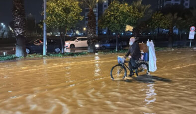 Mersin ve Antalya’da Sağanak Yağış Nedeniyle Okullara Tatil İlan Edildi