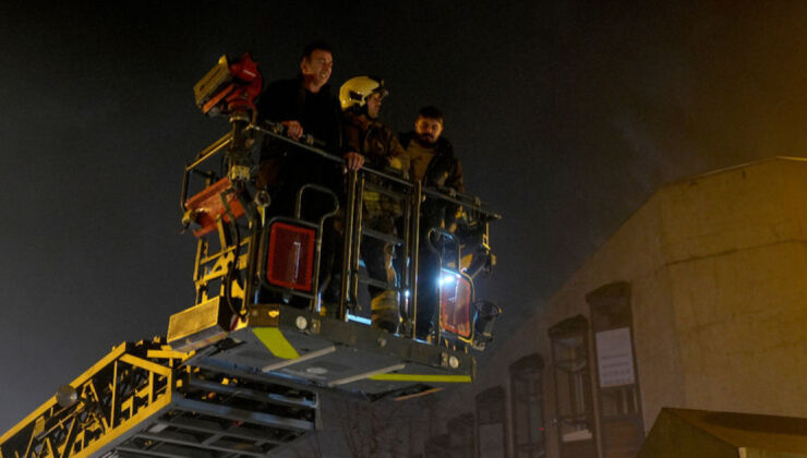 Kağıthane’de İş Hanı Yangını: 11 Kişi Kurtarıldı, Kurtarma Çalışmaları Zorlu Geçti