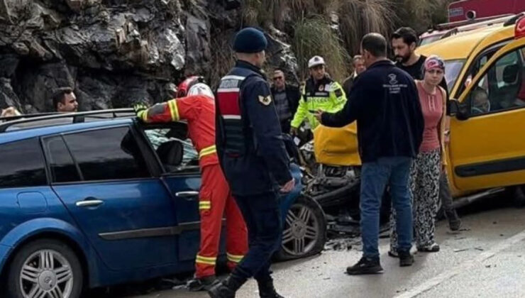 Denizli’de Kafa Kafaya Çarpışma: 2 Yaşındaki Çocuk Hayatını Kaybetti, 6 Yaralı