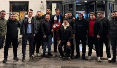 Oscar Cardozo Trabzon’da: Efsane Geri Döndü, Taraftar Coşkusu Tavan Yaptı!