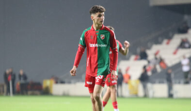 Fenerbahçe, Genç Yetenek Adem Yeşilyurt’u Kadrosuna Kattı: Geleceğin Yıldızı İzmir’den İstanbul’a