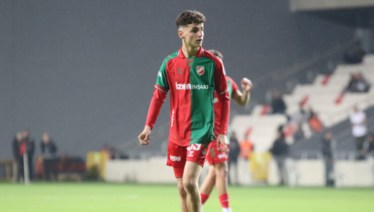 Fenerbahçe, Genç Yetenek Adem Yeşilyurt’u Kadrosuna Kattı: Geleceğin Yıldızı İzmir’den İstanbul’a