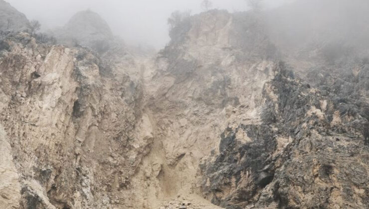 Adıyaman’da Heyelan Riski: Çanakçı Köyü’nde İki Ev Boşaltıldı, Tahliye Edilen Vatandaşlar Güvende