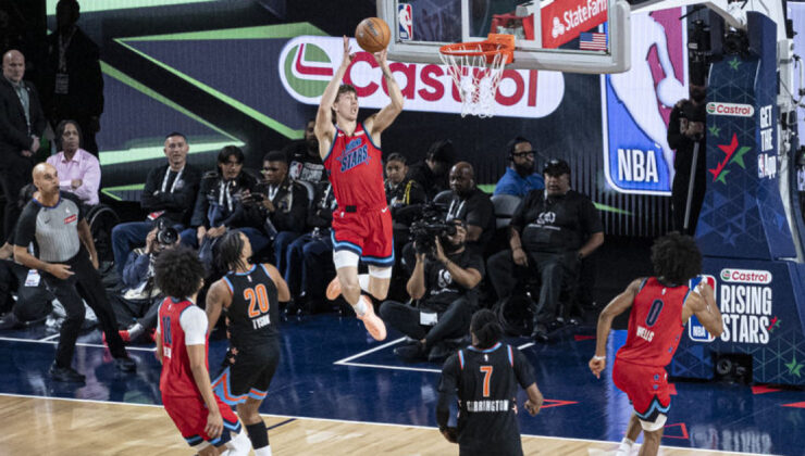 NBA Yükselen Yıldızlar Turnuvası’nda Vince Carter’ın Takımı Zirvede: VJ Edgecombe MVP Seçildi