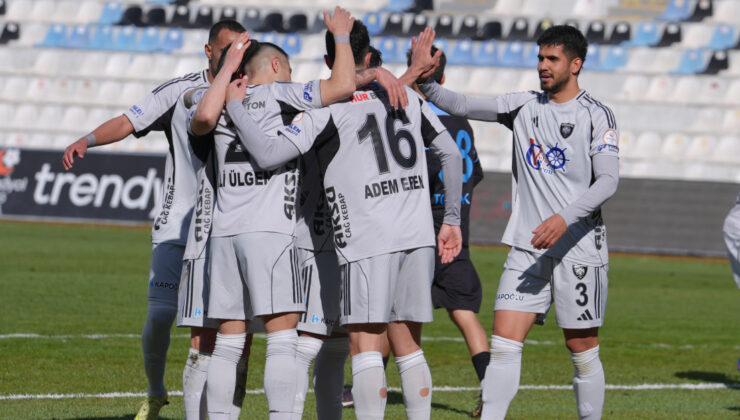 Erzurumspor FK, Adana Demirspor’u Gol Yağmuruna Tuttu: 7-0’lık Farklı Galibiyet