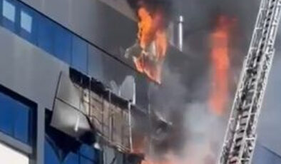 Gebze’deki Peynir Üretim Tesisinde Yangın: Yönetim Binası Alevlere Teslim Oldu