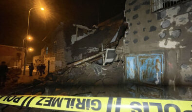 Şanlıurfa’da Boş Ev Çöktü: Çevredeki 3 Ev Tahliye Edildi, FETÖ Operasyonunda Gözaltılar