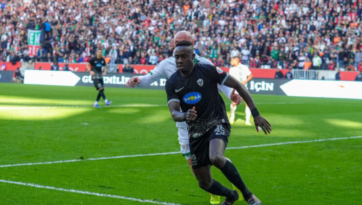 Amed SK ile Sakaryaspor Arasındaki Zirve Yarışı Berabere Sonuçlandı: Liderlik El Değiştirdi