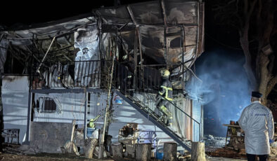 Uşak’ta Prefabrik Ev Yangını: Çift Hayatını Kaybetti, Beşiktaş’ta Motosiklet Kazası: Bir Kişi Vefat Etti