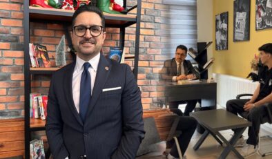 Sincan Anadolu Lisesi Müdürü’nden Öğrencilere Özel Yaklaşım: Makam Odasını Koridora Taşıdı