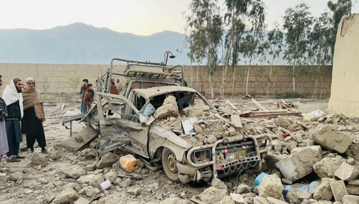 Pakistan-Afganistan Sınırında Gerginlik Tırmanıyor: Çatışmalarda Yüzlerce Ölü ve Yaralı