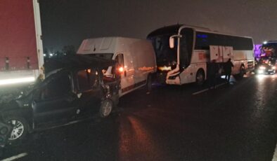 Ankara İstikametinde Otoyolda Zincirleme Kaza: 17 Araç Karıştı, 6 Yaralı