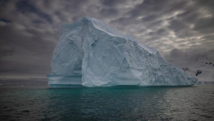 Buzulların Şaşırtıcı Hareketi: Ani Hızlanmalar ve Yıkıcı Sonuçları