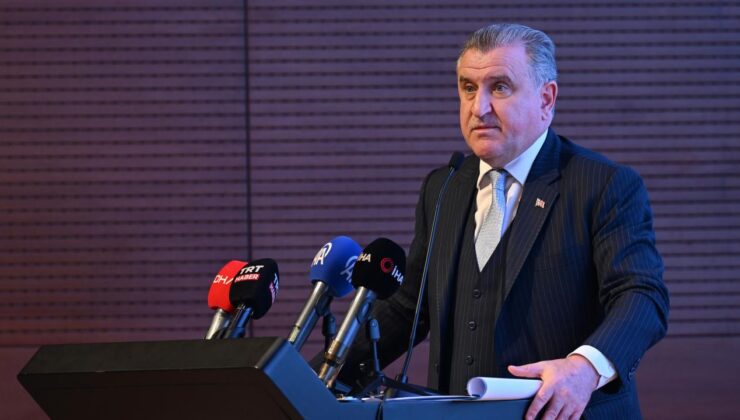 Bakan Bak’tan Gençlere 2030 Vizyonu: 100 Bin Yapay Zeka Girişimcisi Hedefi