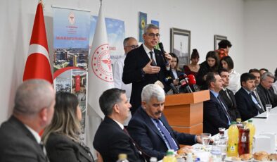 Bakan Memişoğlu’ndan Sağlık Çalışanlarına Övgü: Türkiye Sağlıkta Dünyaya Örnek Oluyor