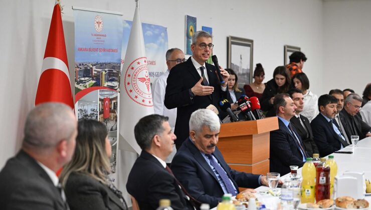 Bakan Memişoğlu’ndan Sağlık Çalışanlarına Övgü: Türkiye Sağlıkta Dünyaya Örnek Oluyor