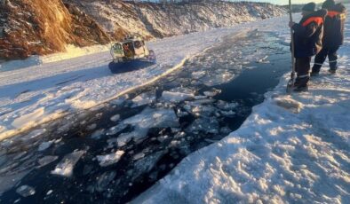 Baykal Gölü’nde Buz Altına Giren Araç Faciası: 8 Turist Hayatını Kaybetti