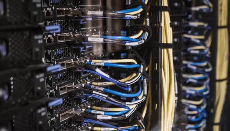 Yapay Zekaya Nazik Davranmak Çevreye Zarar Veriyor: Enerji Verimli İletişimin Önemi