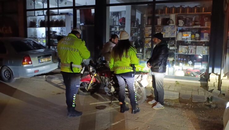 İnegöl’de Kaçan Ehliyetsiz Sürücüye ve Babasına 303 Bin Lira Ceza