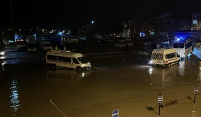 Çanakkale’de Sağanak Yağış: Kepez Çayı Taştı, Sarıçay’ın Debisi Yükseldi