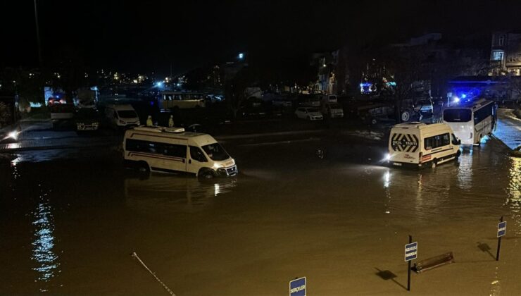 Çanakkale’de Sağanak Yağış: Kepez Çayı Taştı, Sarıçay’ın Debisi Yükseldi