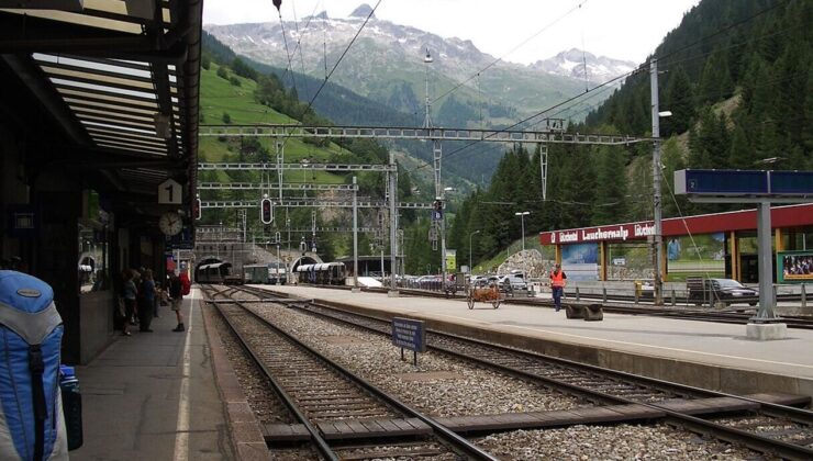 İsviçre’de Tren Kazası: Goppenstein-Brig Hattında Seferler Durdu, Yaralılar Var