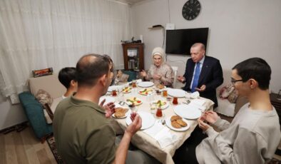 Cumhurbaşkanı Erdoğan’dan Beyoğlu’nda Aile Ziyareti: Hasta Çocuğa Şifa Dileği ve Ramazan Bereketi