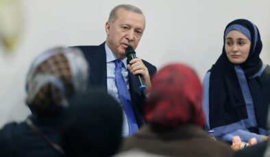 Cumhurbaşkanı Erdoğan’dan Öğrencilere Ziyaret: Marmara Üniversitesi İlahiyat Fakültesi Yurdu’nda Gençlerle Buluştu