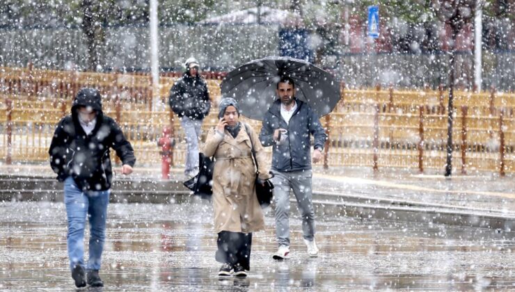 İstanbul’da Kar ve Yağmur Alarmı: Avrupa Yakası’nda Kar, Anadolu Yakası’nda Sağanak Etkili