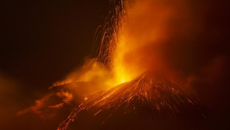 Semeru Yanardağı Yeniden Faaliyete Geçti: Endonezya’da Tehlike Alarmı Yükseldi