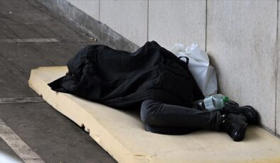 Brüksel’de Evsizlik Krizi Derinleşiyor: Binlerce Çocuk Sokakta, Barınma Kapasitesi Tükeniyor