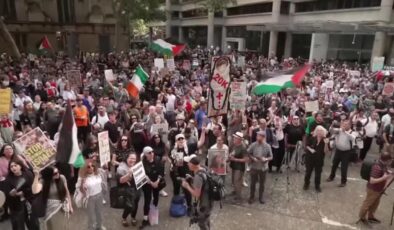 Avustralya Ayağa Kalktı: Herzog Ziyareti Protestolarla Karşılandı, Binlerce Kişi Sokaklara İndi