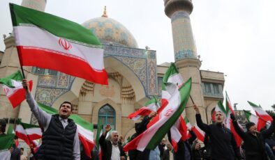 İran’da ABD ve İsrail Saldırıları Protesto Edildi, Karşılıklı Saldırılarla Bölgesel Gerilim Tırmanıyor