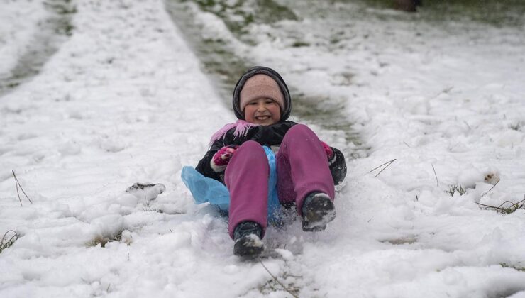 Kar Yağışı Etkisiyle 19 İlde Okullar Tatil Edildi: Eğitim ve İdari İzin Kararları