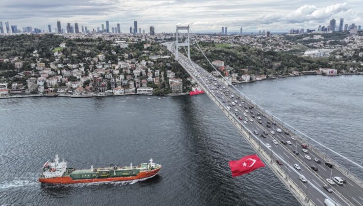 İstanbul Boğazı’ndan Geçen Gemi Trafiği ve Yük Miktarı Azaldı