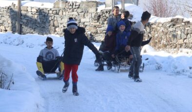 Yoğun Kar Yağışı ve Buzlanma: 2 İlde Eğitime Ara Verildi