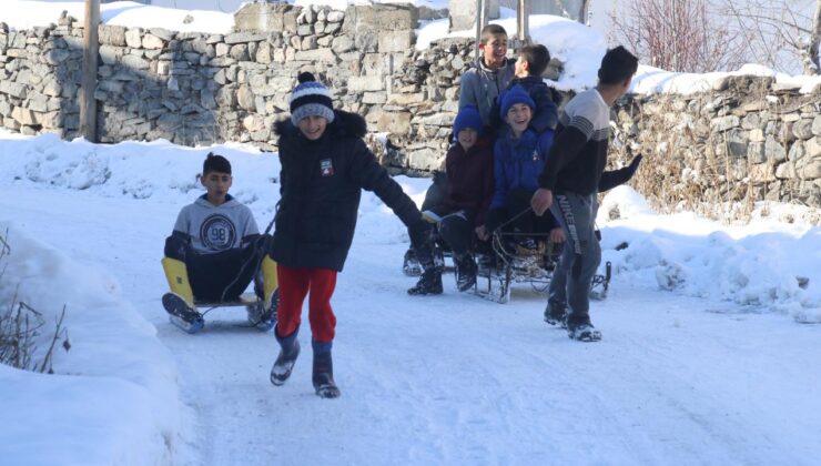Ağrı’da Yoğun Kar Yağışı Uyarısı: Okullar Çarşamba Günü Tatil Edildi