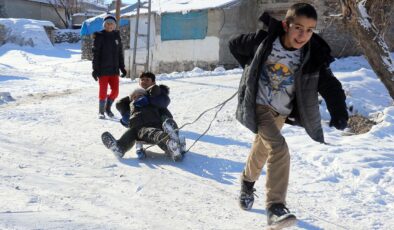 Kar Yağışı ve Buzlanma Uyarısı: 3 İlde Eğitime Ara Verildi