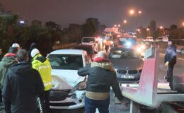 TEM Otoyolu’nda Zincirleme Kaza: FSM Köprüsü Ayrımında Trafik Durdu