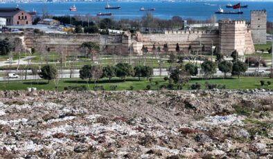 Kazlıçeşme Meydanı’nda Moloz Yığını: Tarihi Yarımada’nın Girişinde Turizm İmajına Darbe