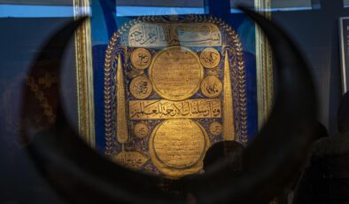 Erzurum’da Kutsal Emanetler ve Vakıf Eserleri Sergisi Ziyaretçileri Duygulandırdı