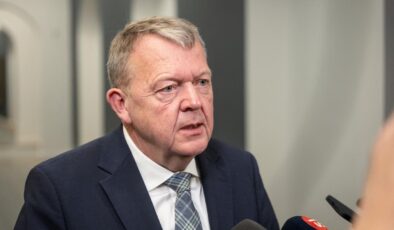 Danimarka Dışişleri Bakanı Rasmussen’den Barış Kurulu’na Davet Edilmemeye Tepki: ‘Baş Ağrım Daha Az Olur’